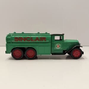 1930 Diamond T truck Tanker Bank ERTL 1/34 Sinclair gas gasoline diecast B10 Z